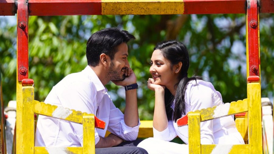 রোমান্স আর হাসির ছোঁয়ায় ‘উইশ কার্ড’ নিয়ে ফিরছেন ইয়াশ ও নীহা